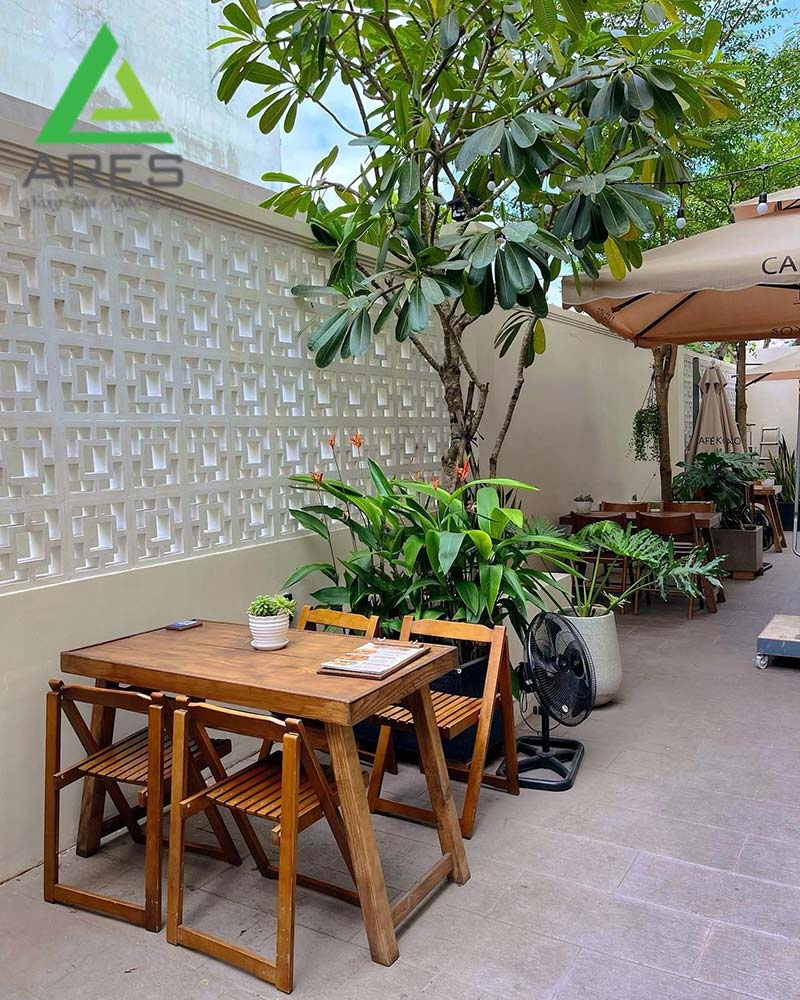 Gạch bông gió trong trang trí nội thất quán Cà Phê