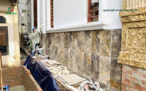 Tại sao nên ốp gạch chân tường ngoài trời?