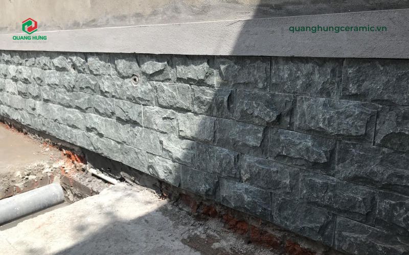 So sánh giữa ốp gạch và sử dụng sơn ngoại thất 